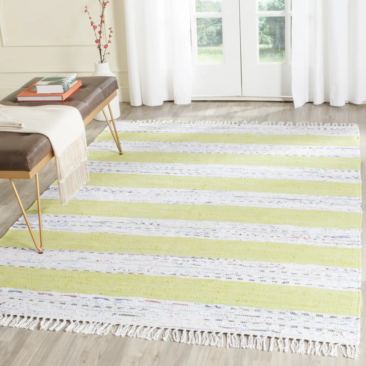 Safavieh Montauk 5'-0" x 7'-0" Rug in Ivory / Light Green