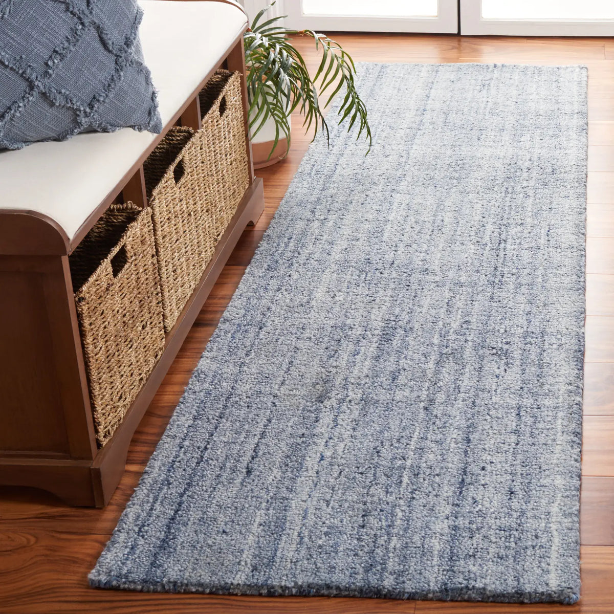 Safavieh Abstract 2'-3" x 8'-0" Rug in Ivory / Navy