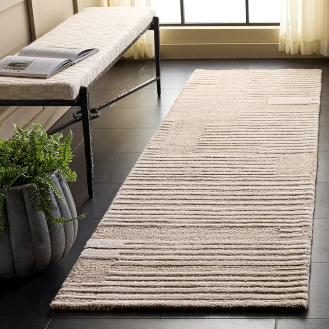 Safavieh Harvest 2'-3" x 8'-0" Rug in Beige / Ivory