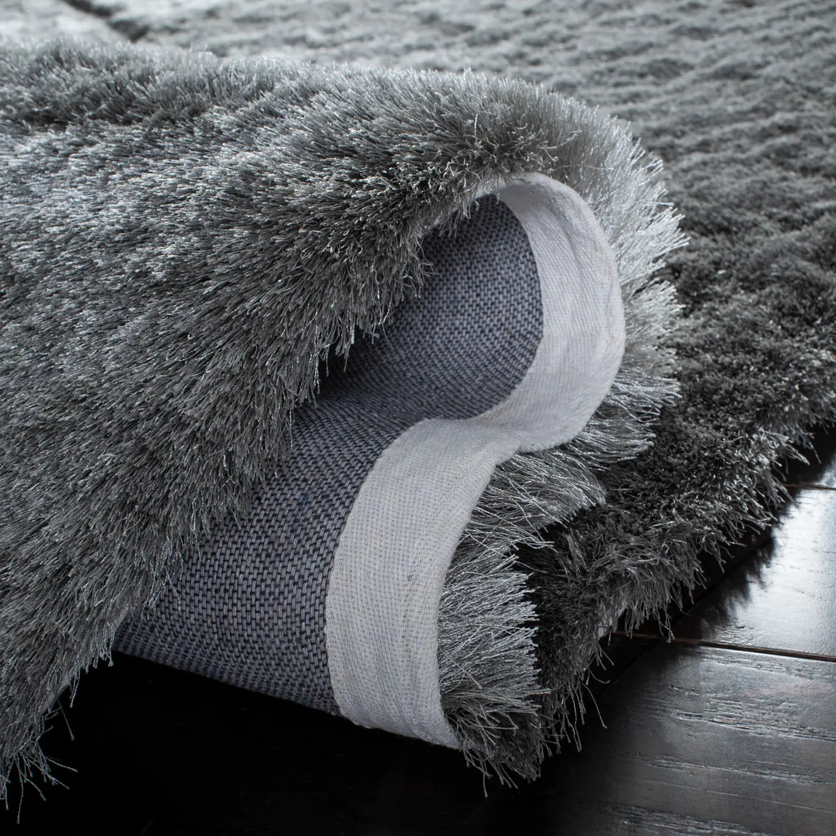 Safavieh Shag 4'-0" x 6'-0" Rug in Grey