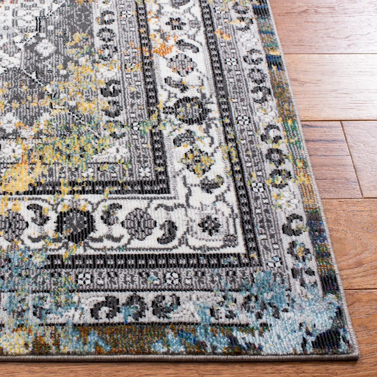 Safavieh Aria 4'-0" x 6'-0" Rug in Ivory / Blue
