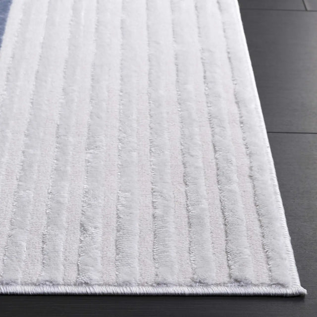 Safavieh Saylor 100 4'-0" x 6'-0" Rug in Ivory / Blue Grey