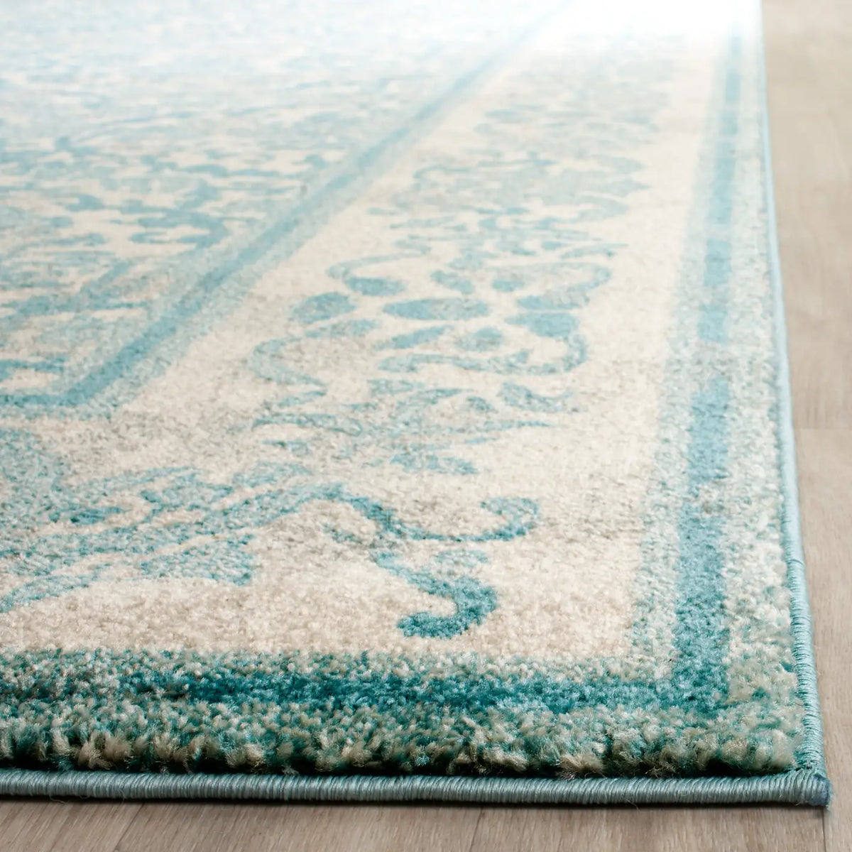 Safavieh Evoke 10'-0" x 14'-0" Rug in Ivory / Light Blue