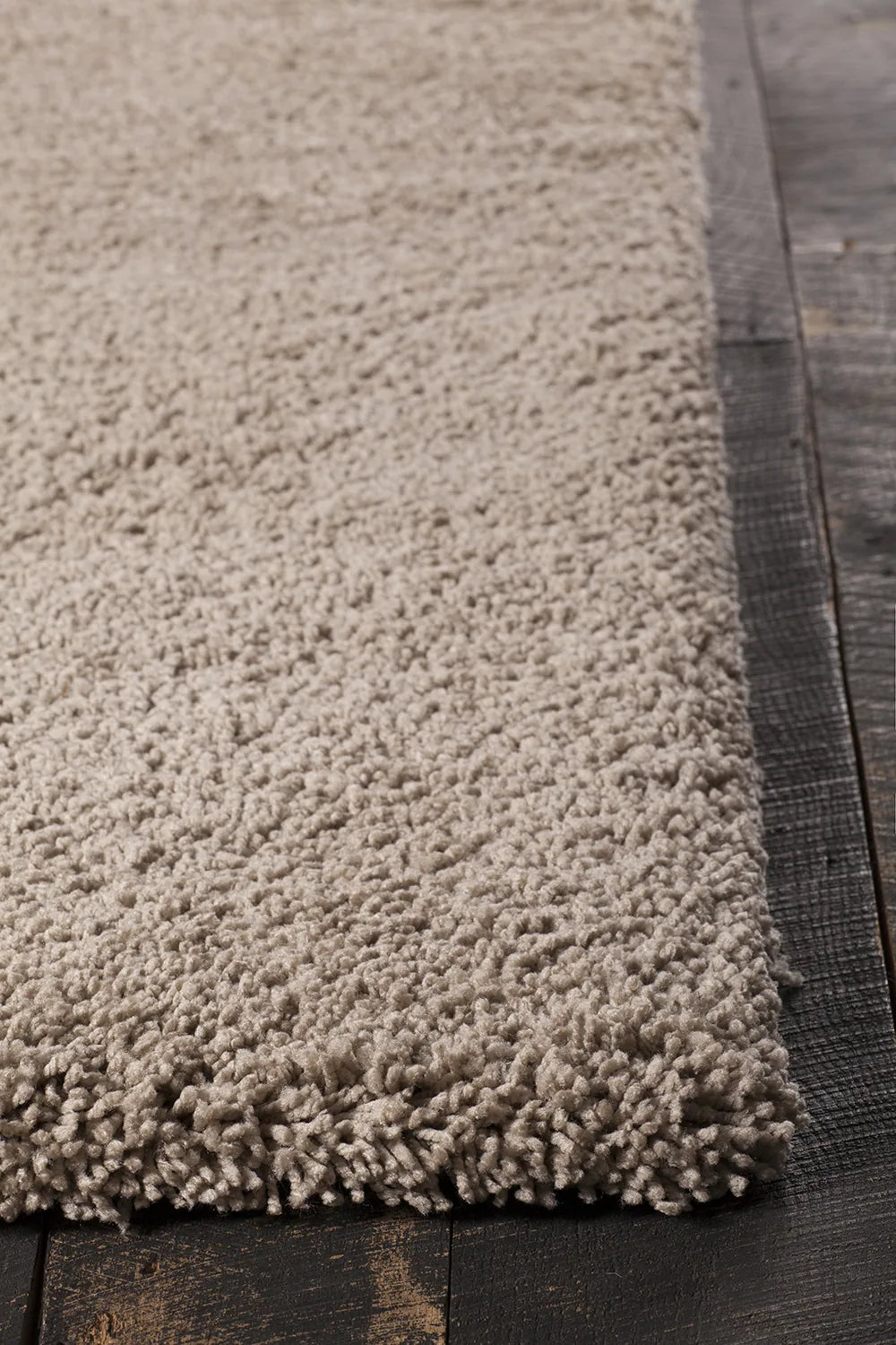 Chandra Bella BEL-51401 Tan rug, corner detail