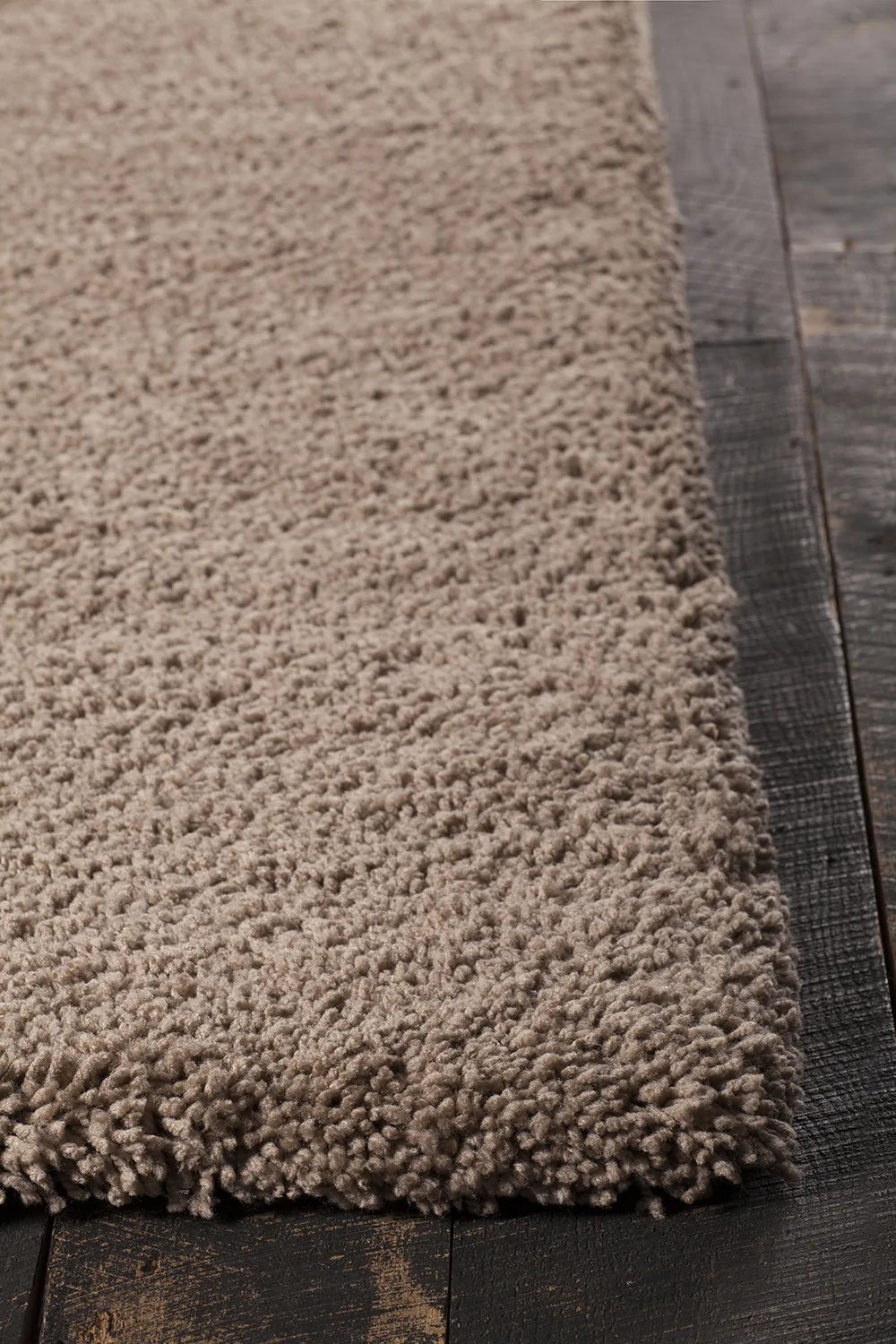 Chandra Bella BEL-51402 Taupe rug, corner detail