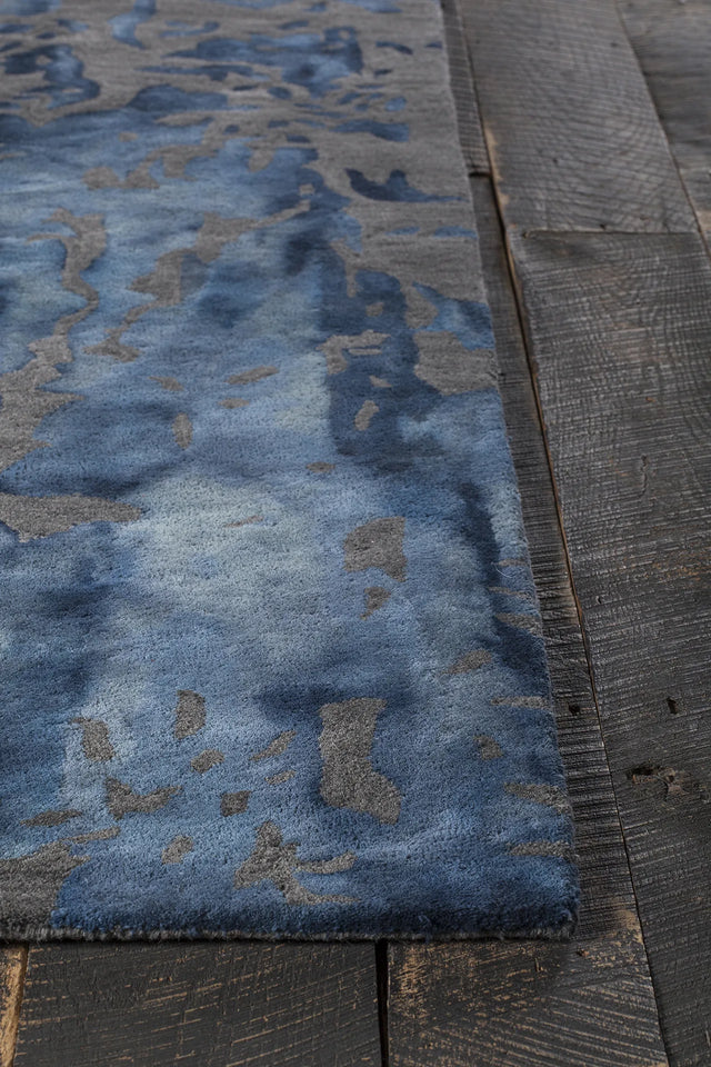 Chandra Brynn BRY-42702 Blue and Grey rug, corner detail