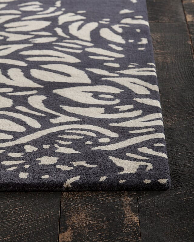 Chandra Int Int-30082 Black / Cream Rugs.