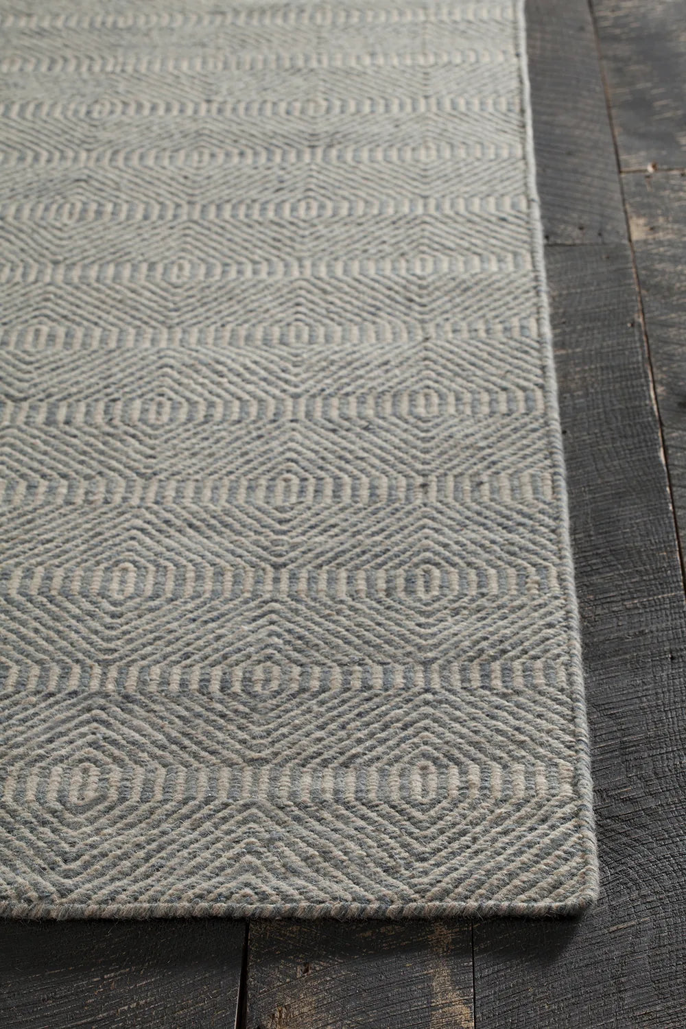 Chandra Crest CRE-33506 Light Blue and Beige rug, corner detail
