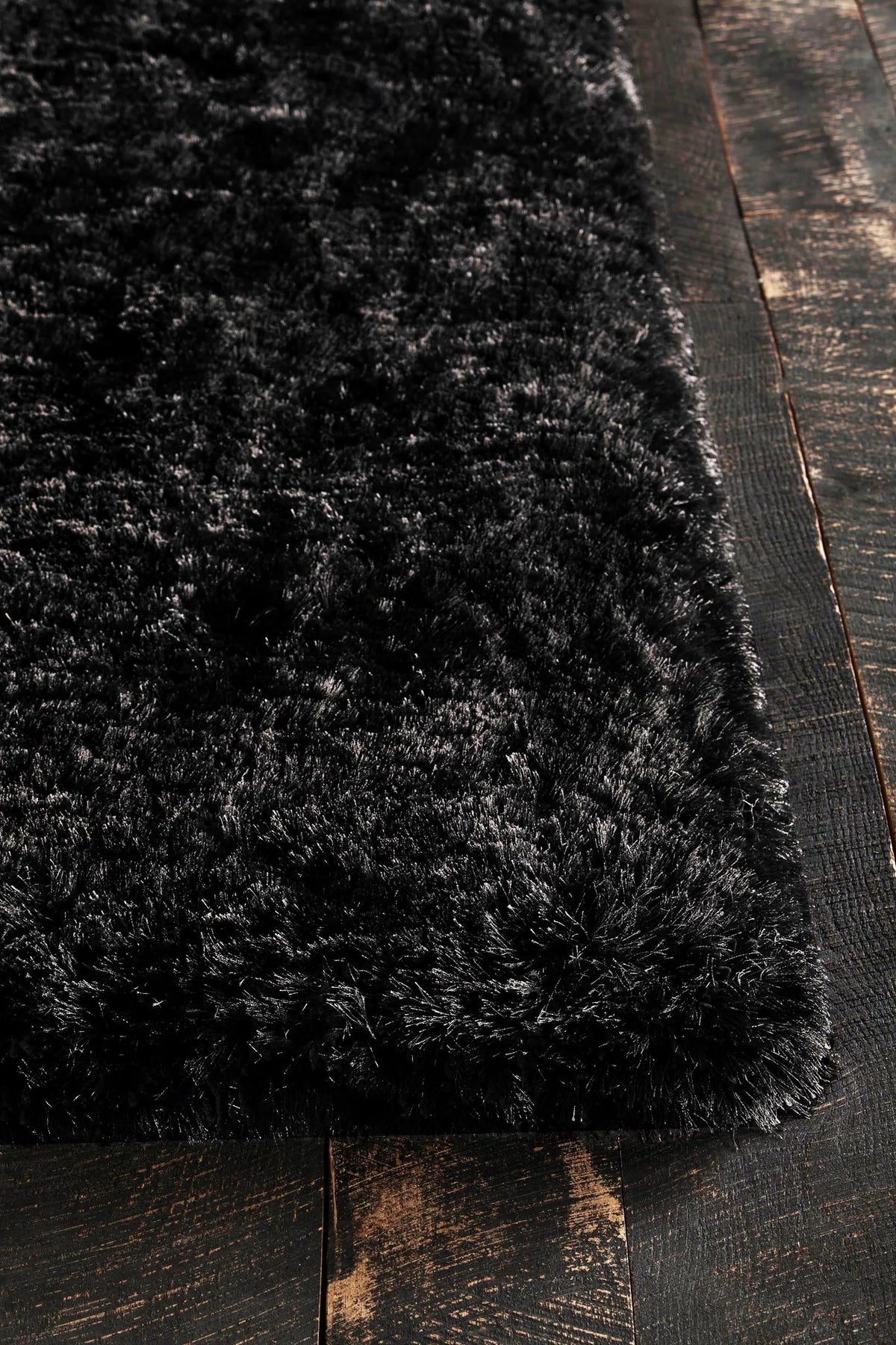 Chandra Giulia GIU-27803 Black rug, corner detail