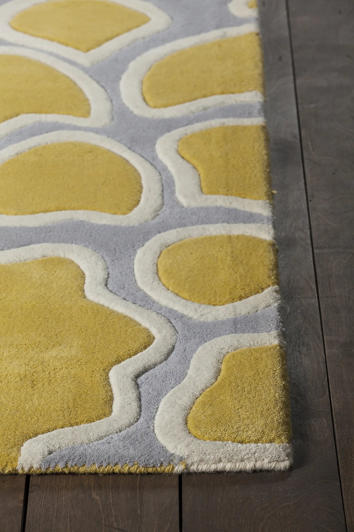 Chandra Inhabit INH-21628 Grey and Gold and Red and White rug, corner detail