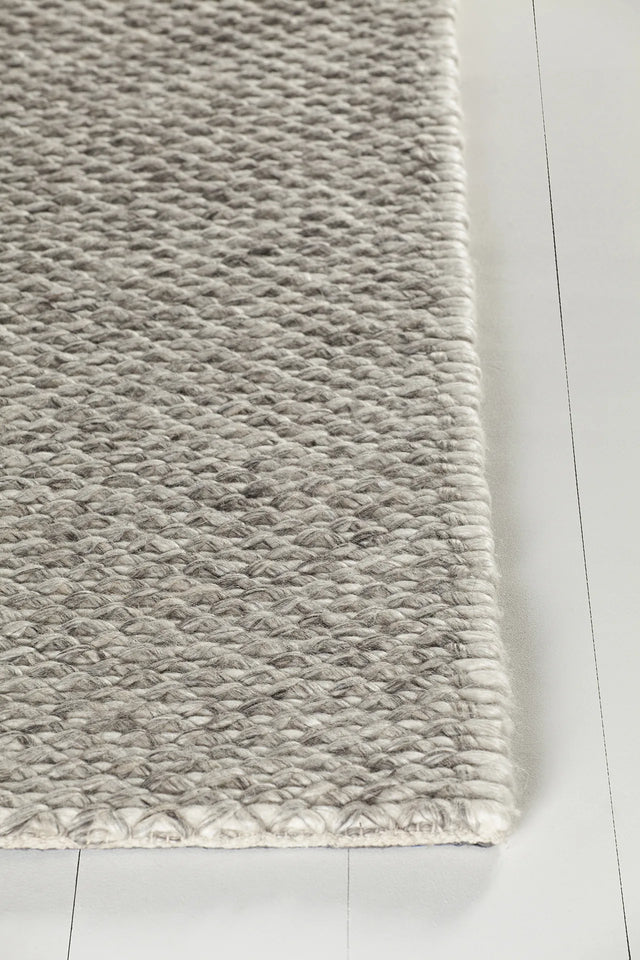 Chandra Ira IRA-44503 Grey rug, corner detail