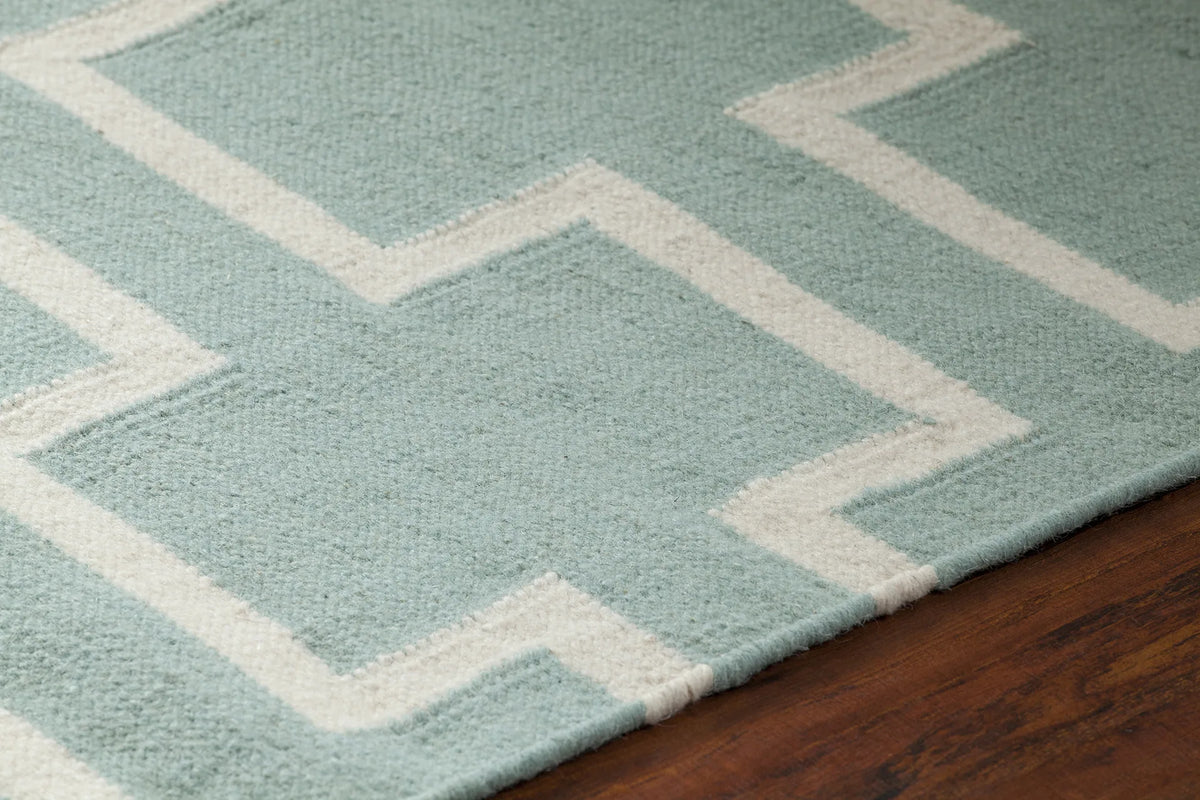 Chandra Lima LIM-25702 Blue and White rug, side detail view