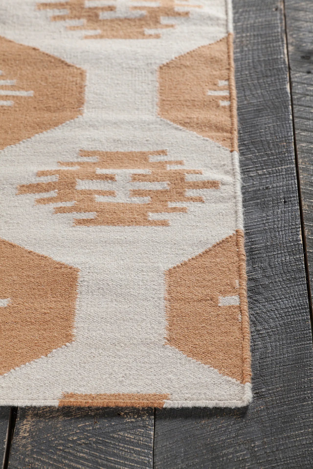 Chandra Lima LIM-25716 White and Orange rug, corner detail