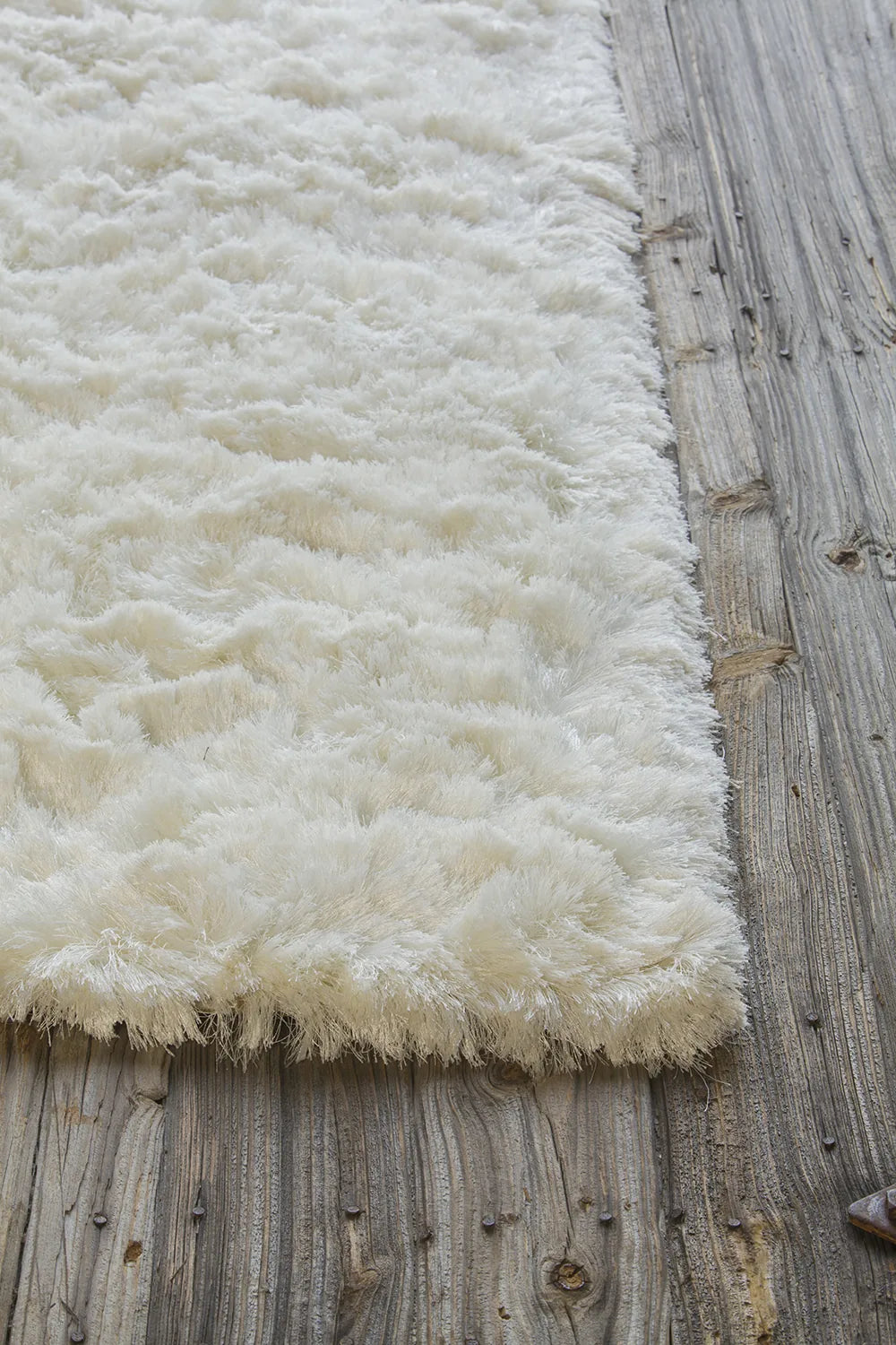 Chandra Naya NAY-18805 White rug, corner detail
