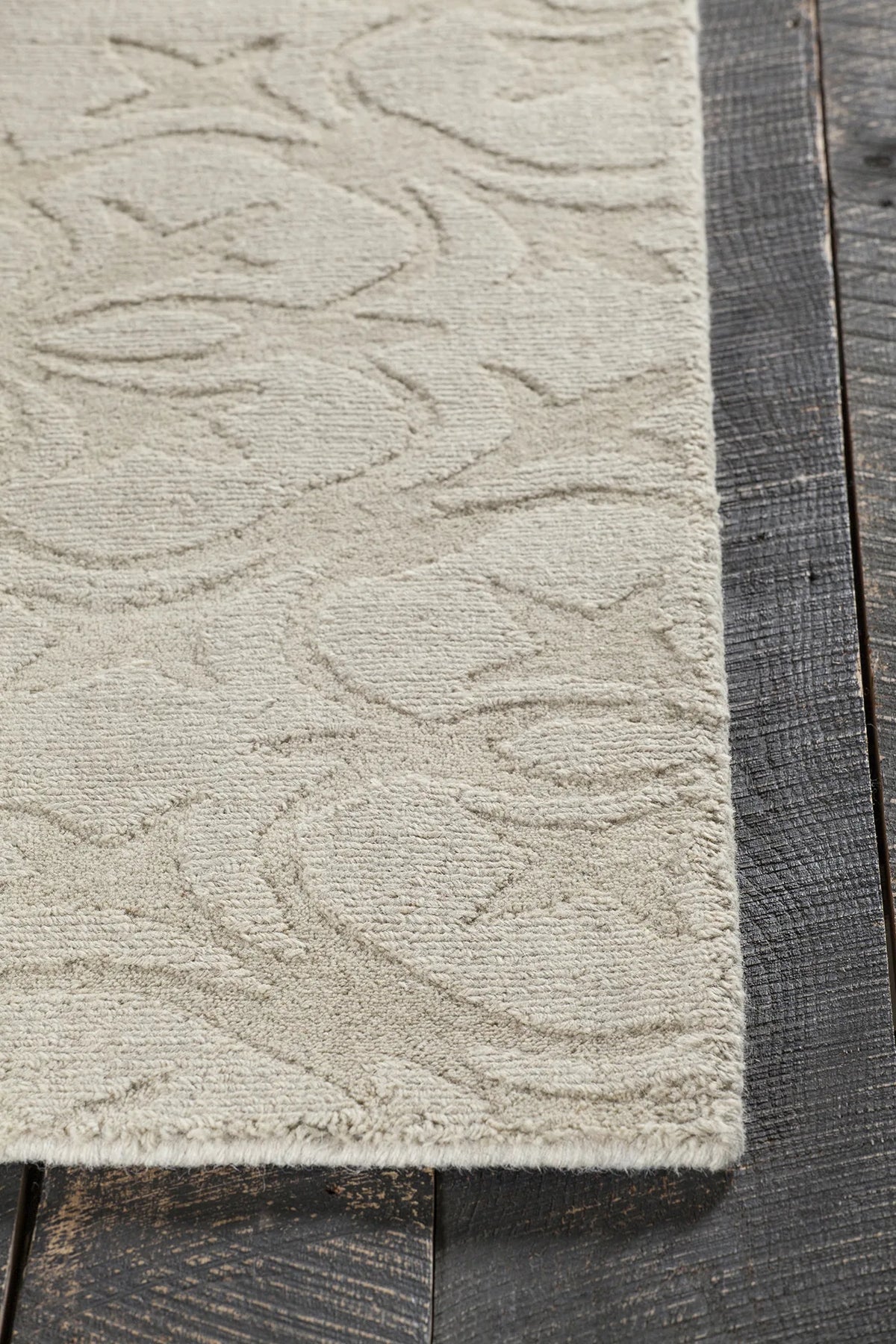 Chandra Rekha REK-29602 Cream rug, corner detail