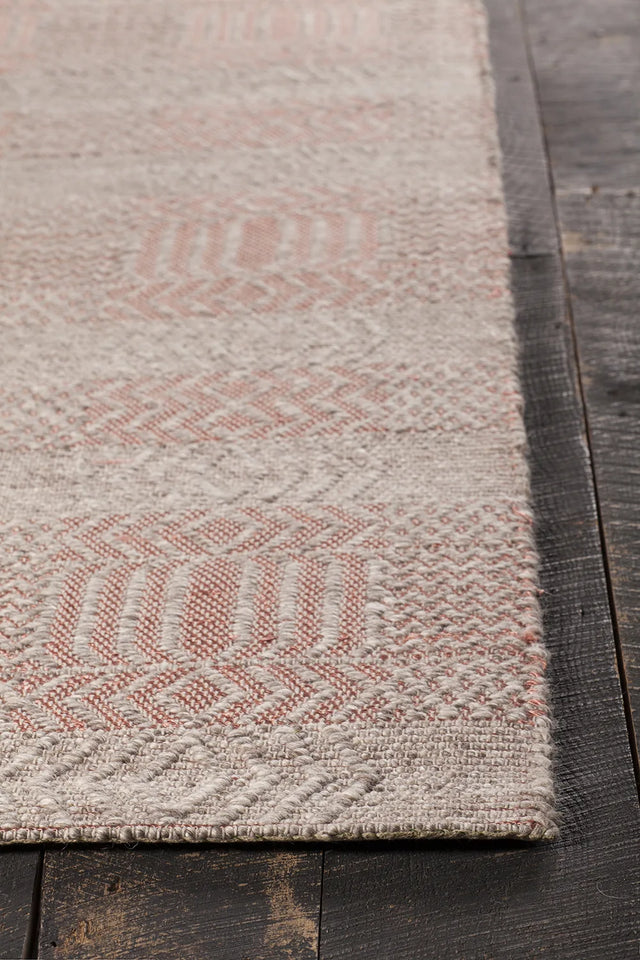 Chandra Salona SAL-34501 Pink and Natural rug, corner detail