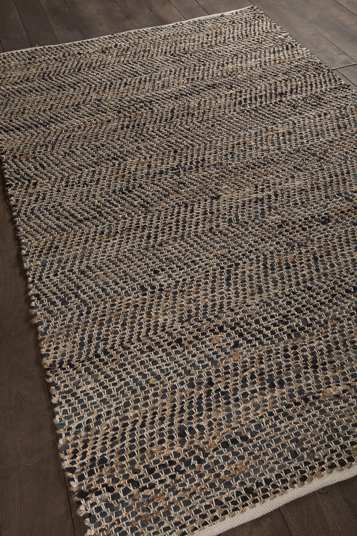 Chandra Tenola TEN-37601 Black rug, angled side view