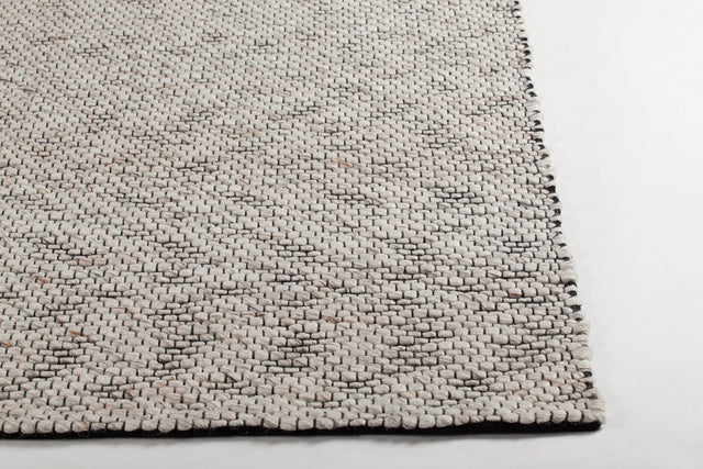 Chandra Yvonne YVO-48501 White and Black rug, corner detail