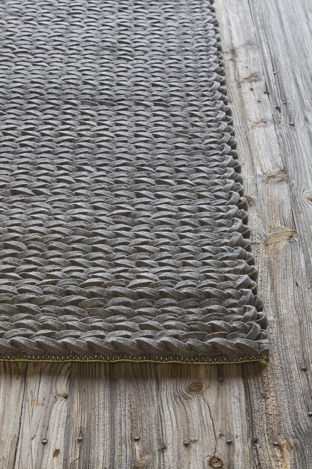 Chandra Zensar ZEN-10001 Grey rug, corner detail