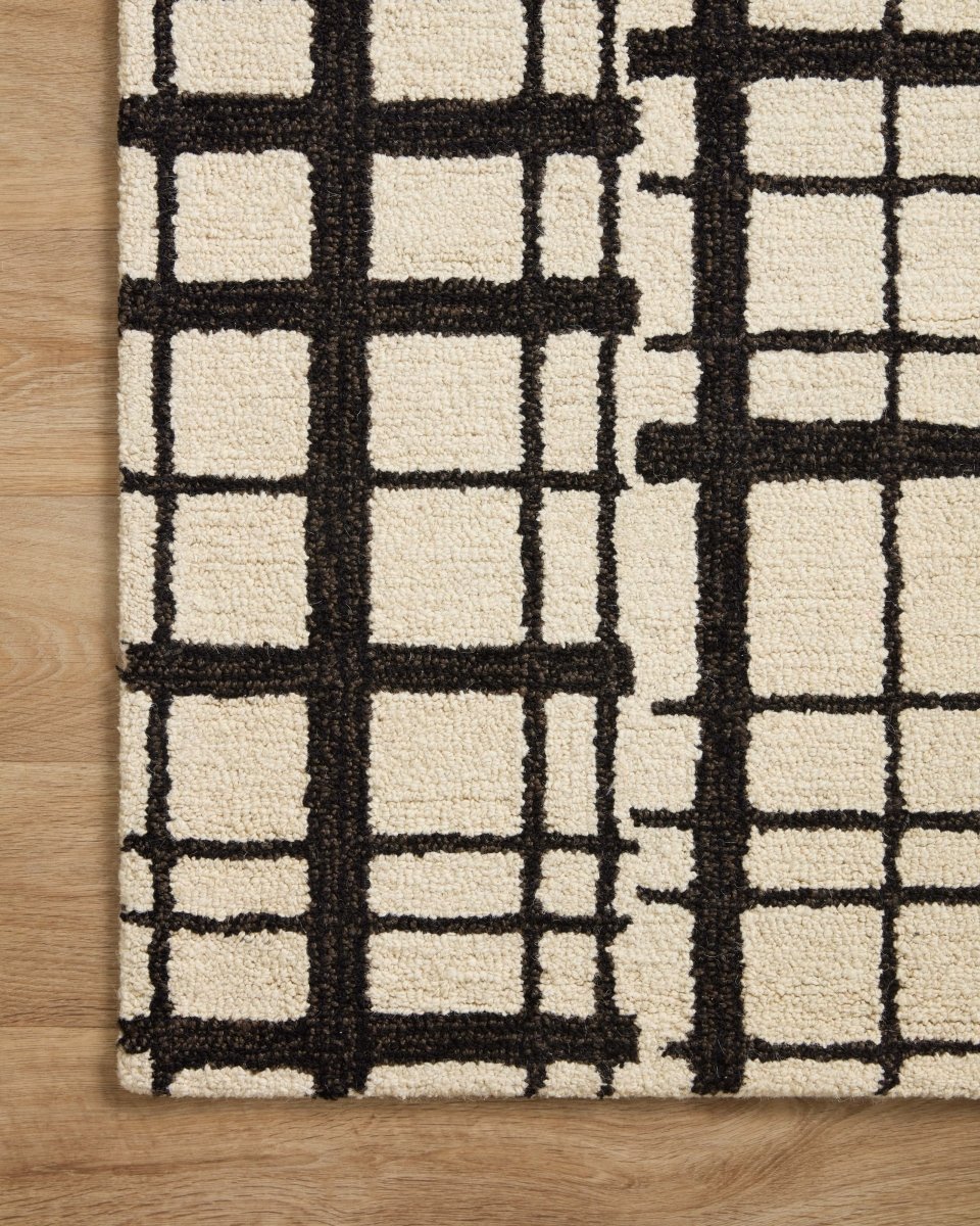 Chris Loves Julia x Loloi Polly Pol-02 Black/Ivory Rug.