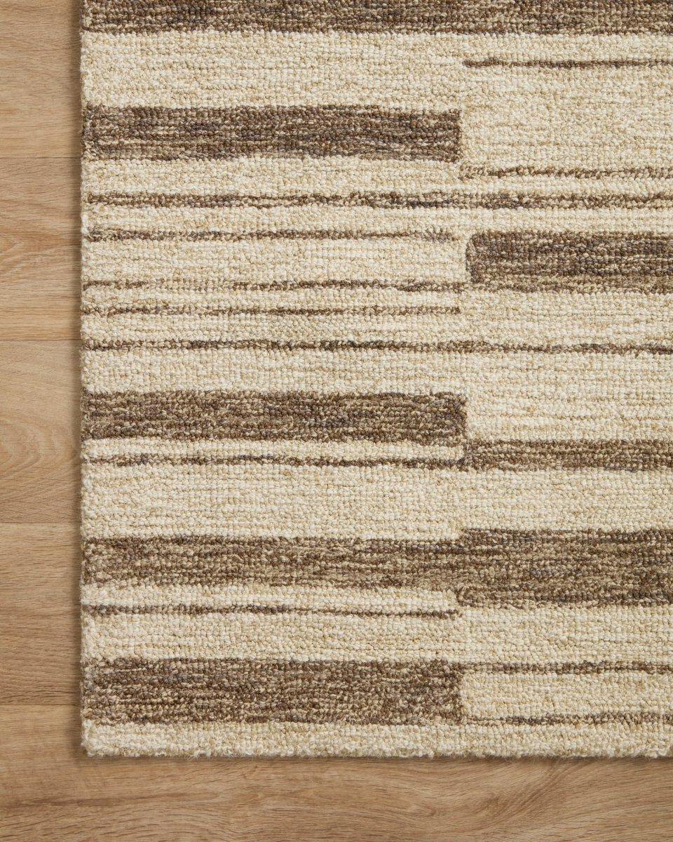 Chris Loves Julia x Loloi Polly Pol-04 Beige/Tobacco Rug.