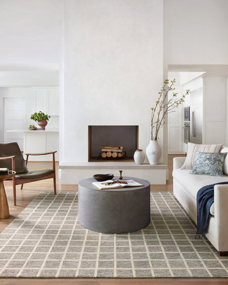Chris Loves Julia x Loloi Polly Pol-05 Slate/Ivory Rug.