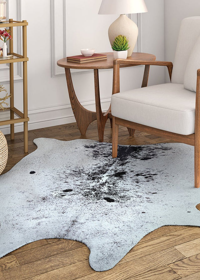 Couristan Prairie Hides Alesund 1817/5074 Ivory-Black Rugs.