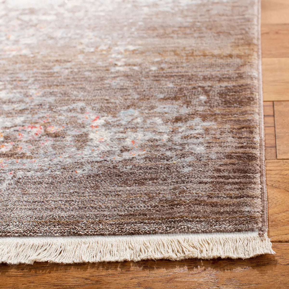 Safavieh Vintage Persian 4'-0" x 6'-0" Rug in Brown / Multi