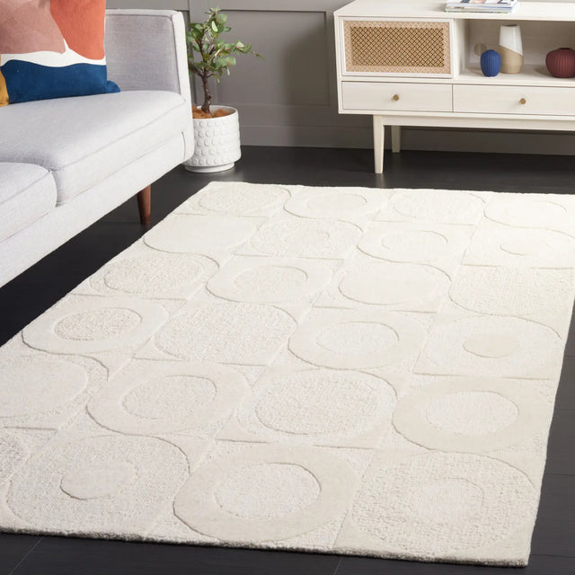 Safavieh Soho 4'-0" x 6'-0" Rug in Beige / Ivory