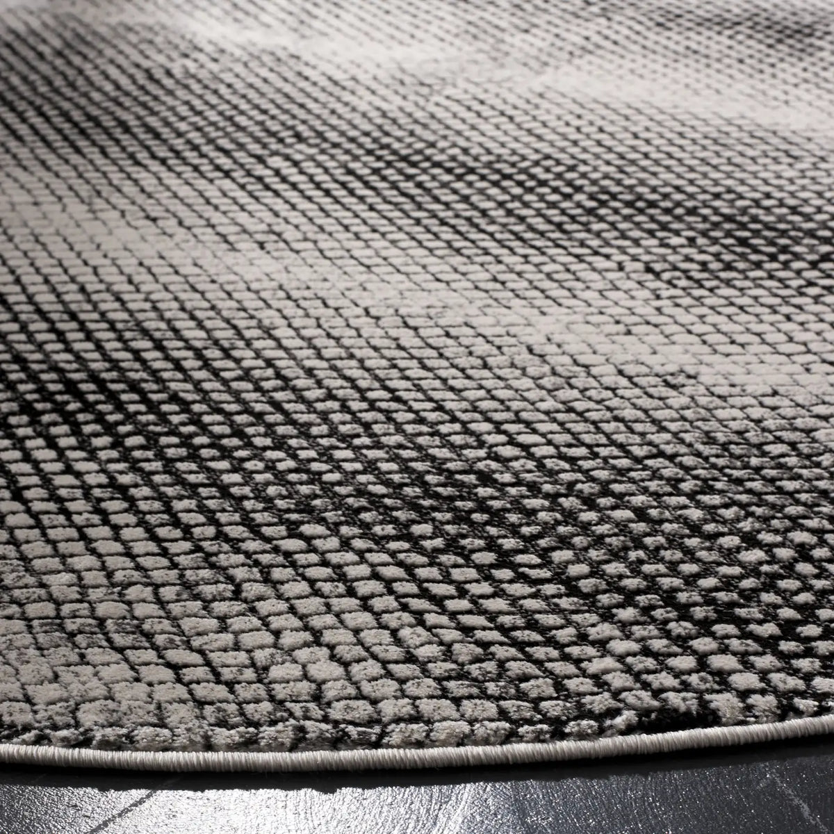 Safavieh Lurex 100 5'-0" x 5'-0" Rug in Black / Ivory