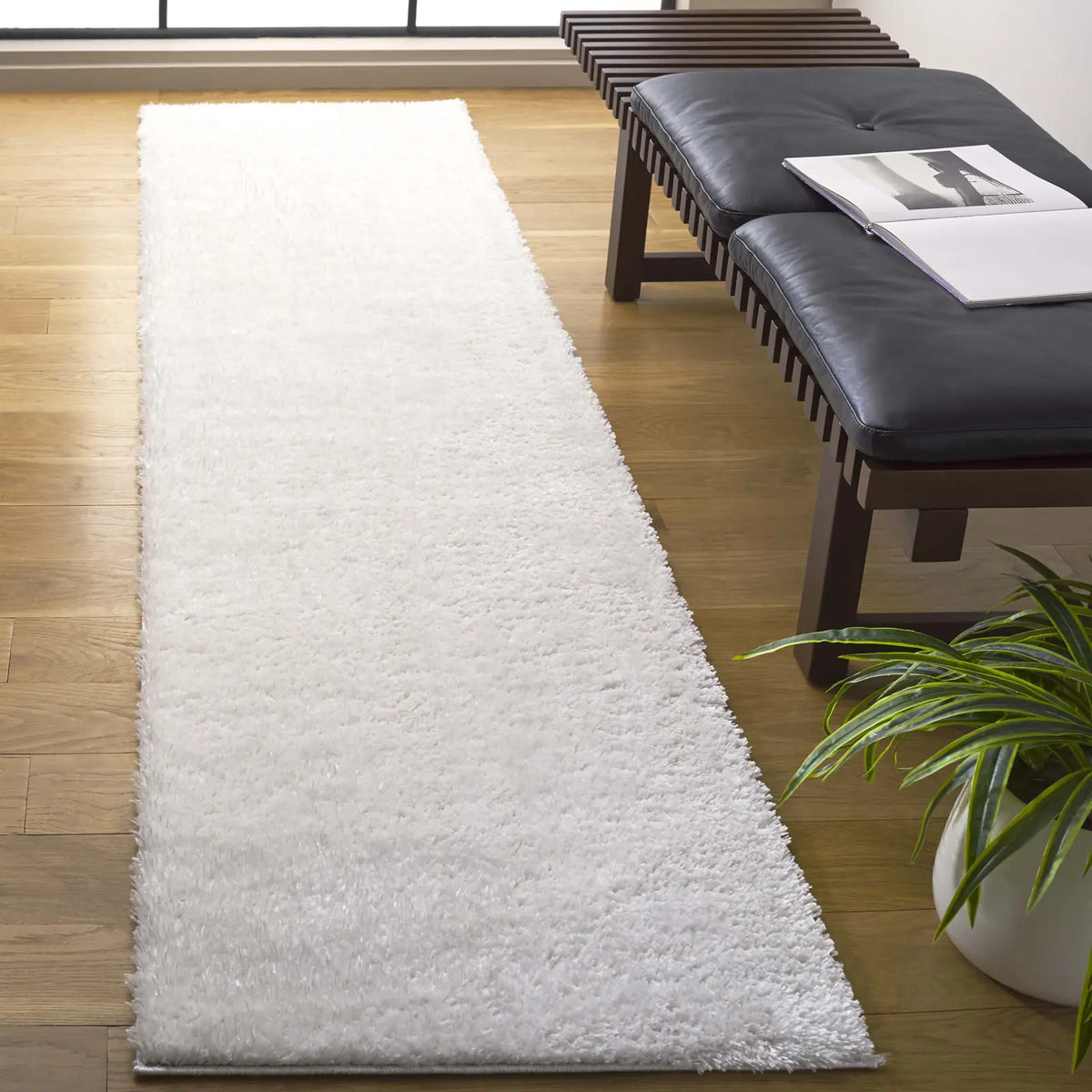 Safavieh Penelope Shag 2'-0" x 8'-0" Rug in Ivory