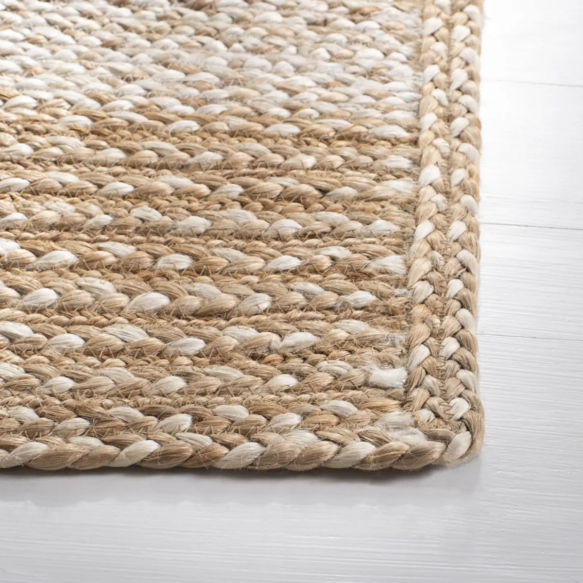 Safavieh Natural Fiber 4'-0" x 6'-0" Rug in Natural / Ivory