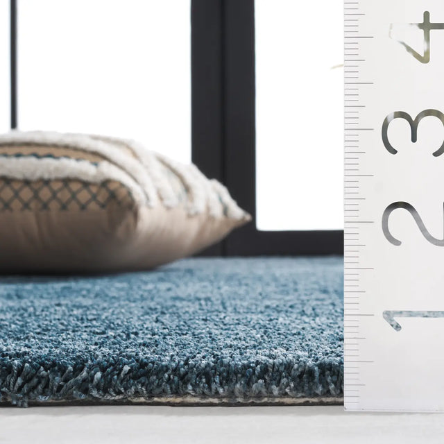 Safavieh Carmine 4'-0" x 6'-0" Rug in Teal