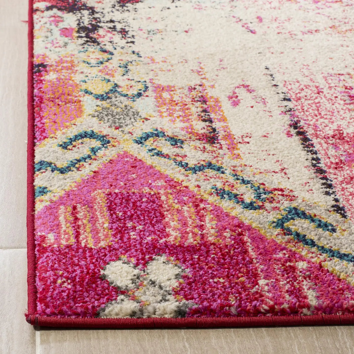 Safavieh Monaco 5'-1" x 7'-7" Rug in Magenta / Multi