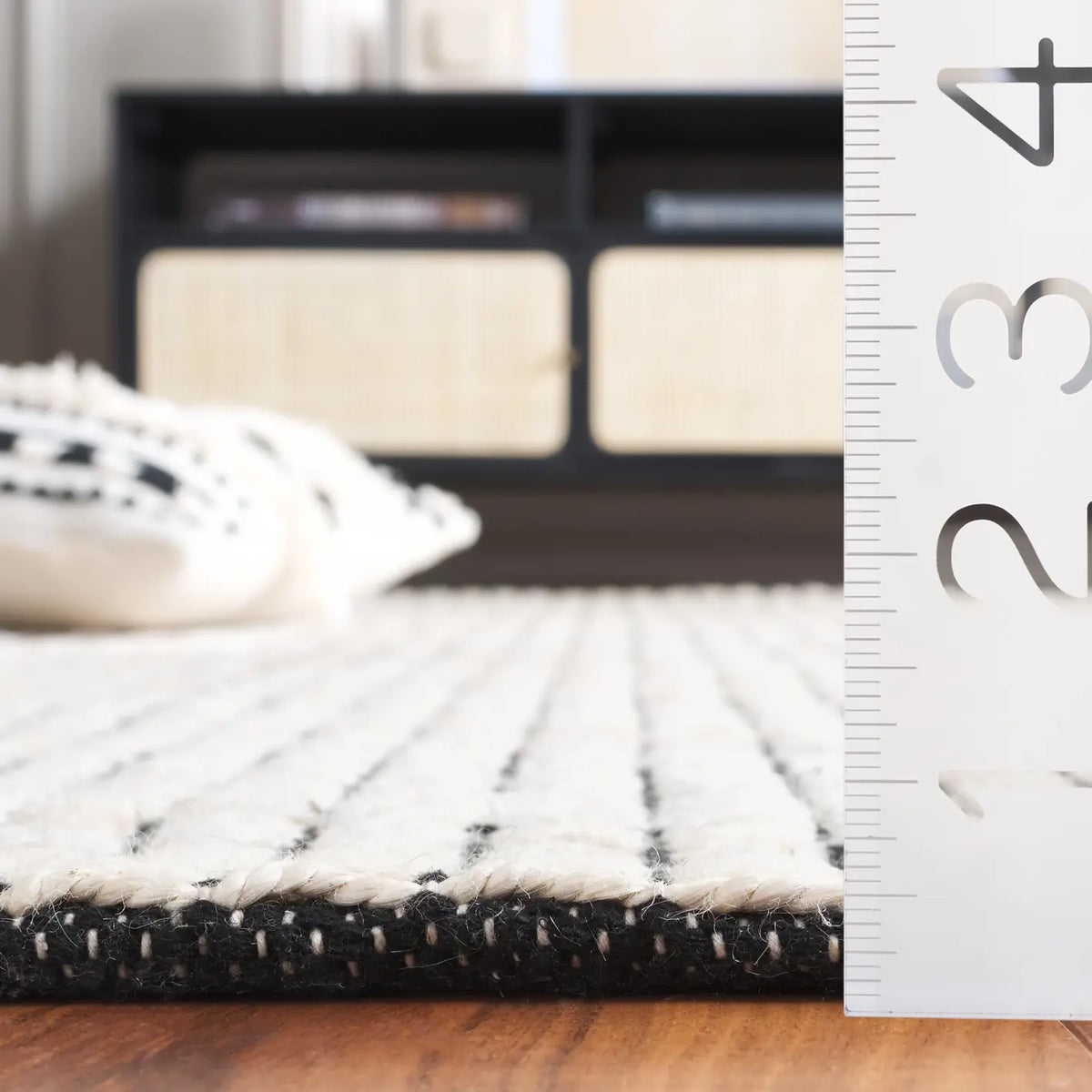 Safavieh Natural Fiber 4'-0" x 6'-0" Rug in Ivory