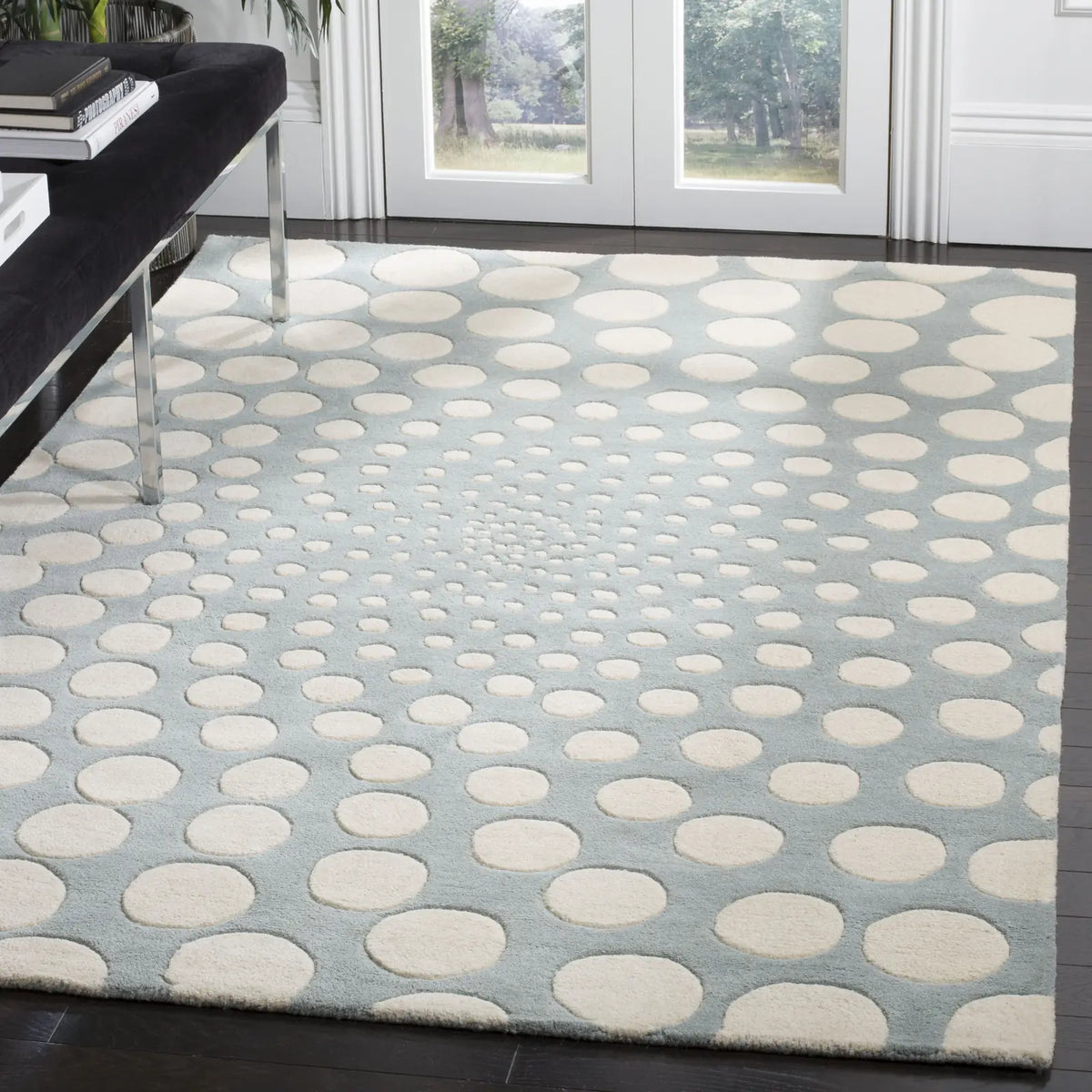 Safavieh Soho 3'-6" x 5'-6" Rug in Blue / Ivory
