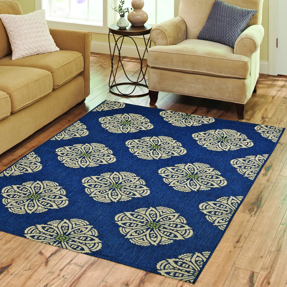 Safavieh Courtyard 5'-0" x 7'-0" Rug in Navy / Beige