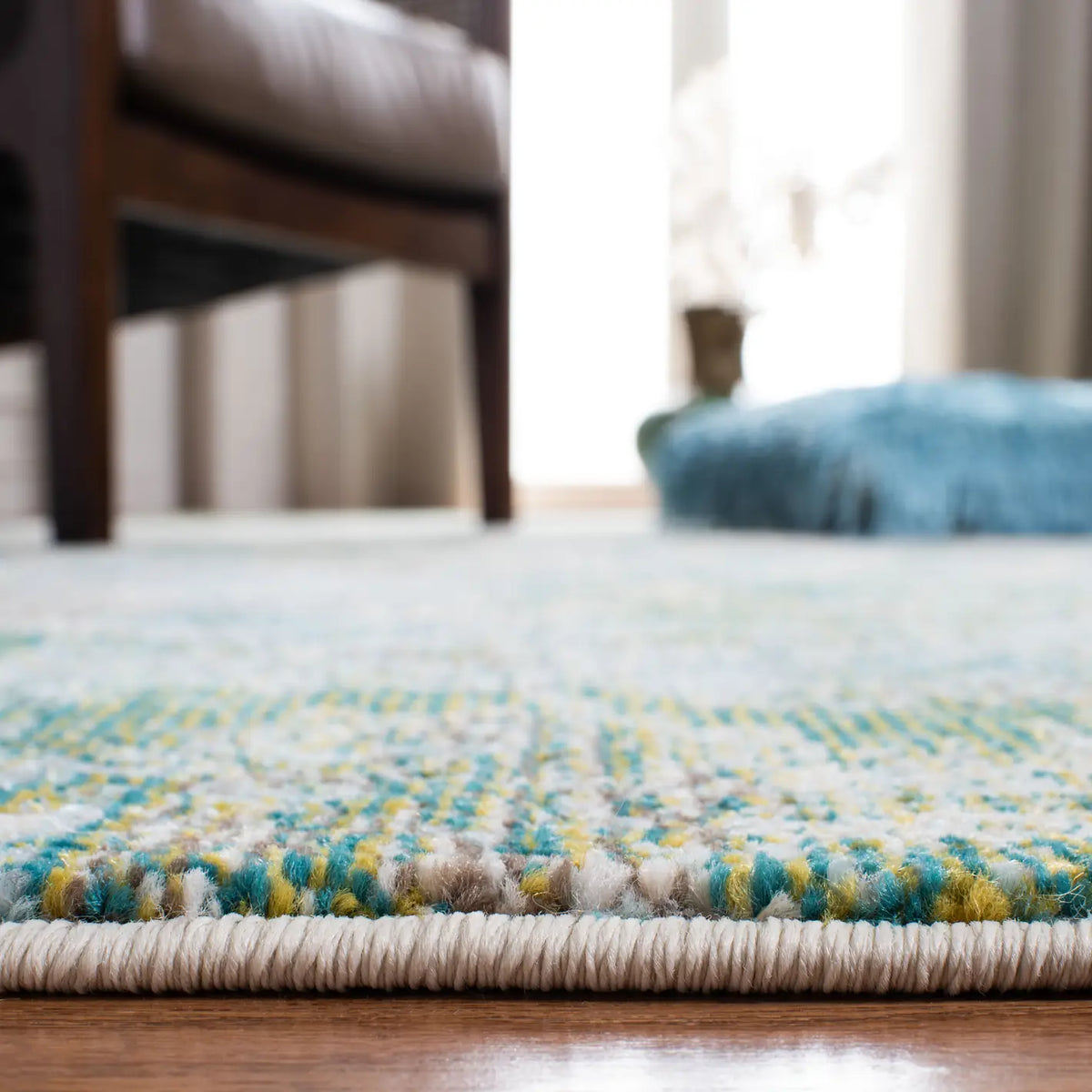 Safavieh Monaco 4'-0" x 5'-7" Rug in Green / Turquoise