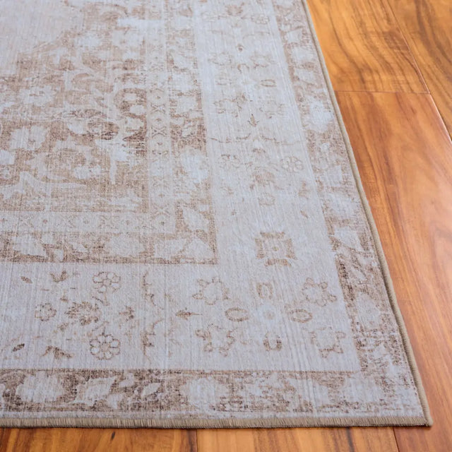 Safavieh Arizona 5'-0" x 8'-0" Rug in Beige / Light Taupe