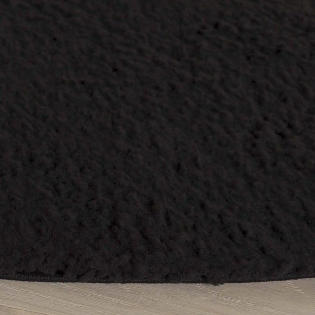 Safavieh Rumi Shag 6'-7" x 6'-7" Rug in Black
