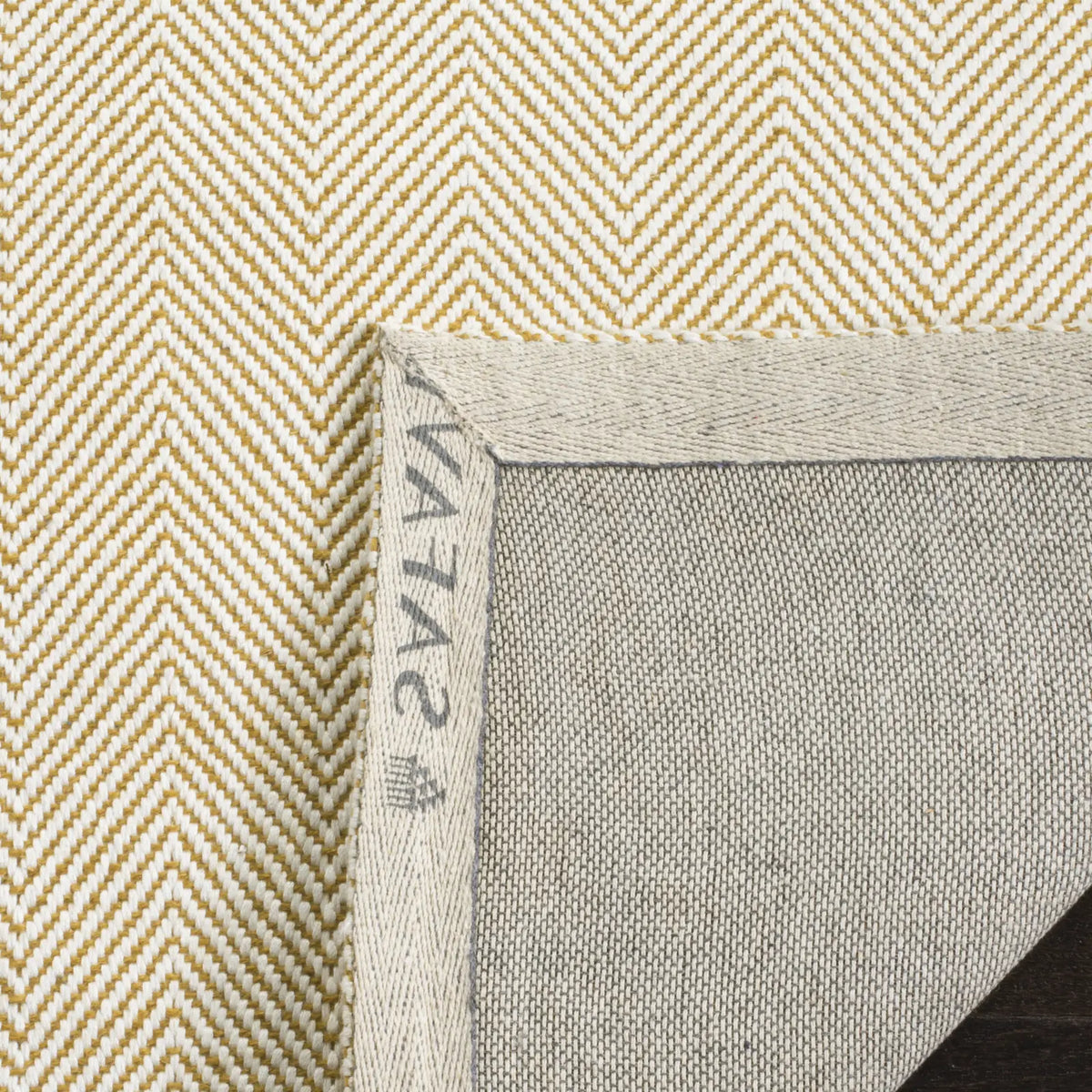 Safavieh Marbella 5'-0" x 8'-0" Rug in Gold