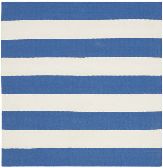 Safavieh Montauk 4'-0" x 4'-0" Rug in Blue / Ivory