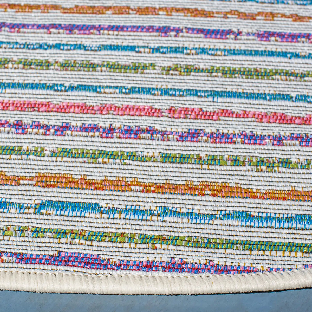 Safavieh Summer 6'-7" x 6'-7" Rug in Ivory / Blue
