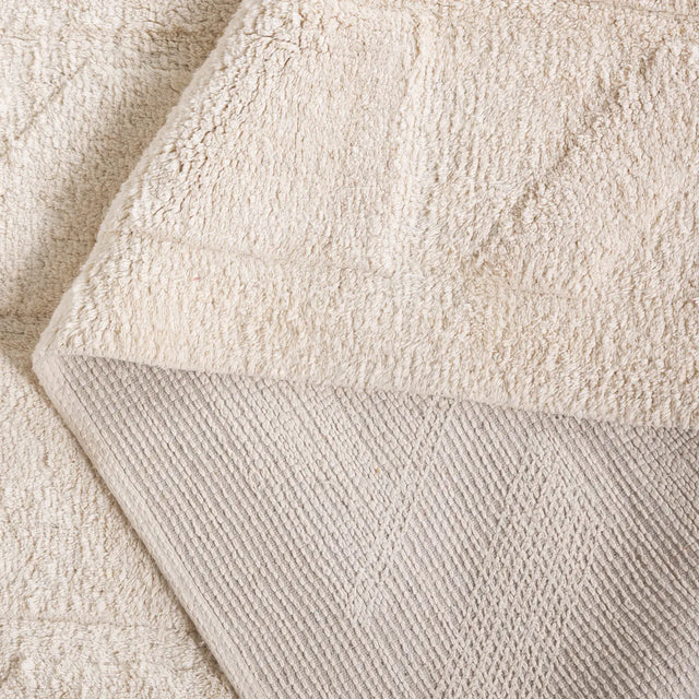 Safavieh Easy Care 4'-0" x 6'-0" Rug in Ivory