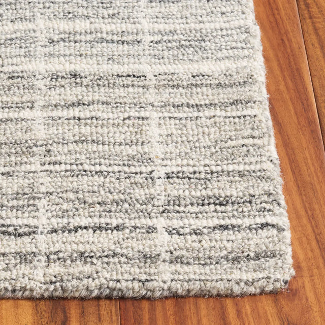 Safavieh Ebony 4'-0" x 6'-0" Rug in Grey / Ivory