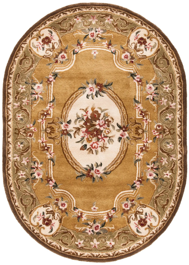 Safavieh Classic 4'-6" x 6'-6" Rug in Light Gold / Green