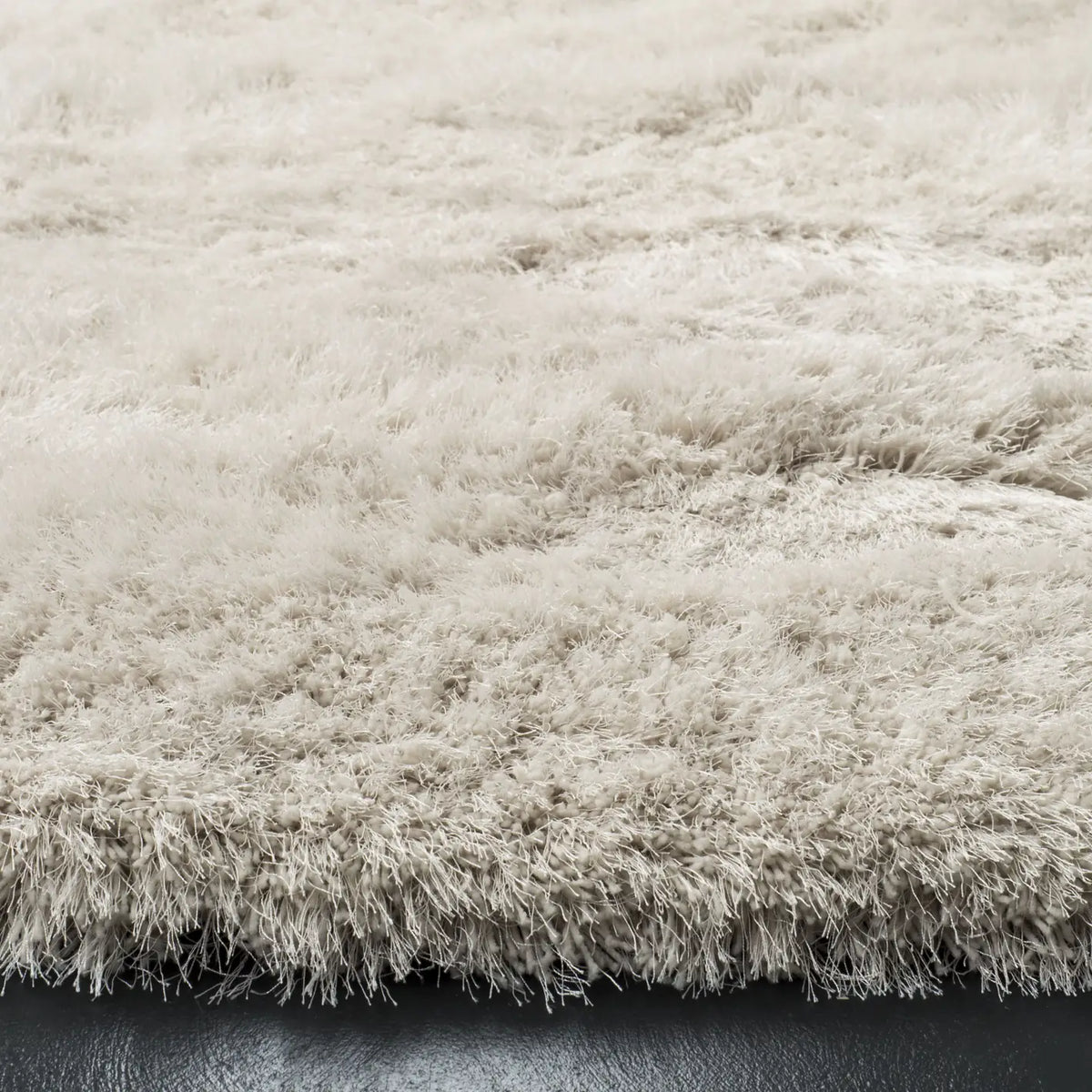 Safavieh Shag 6'-0" x 6'-0" Rug in Pearl