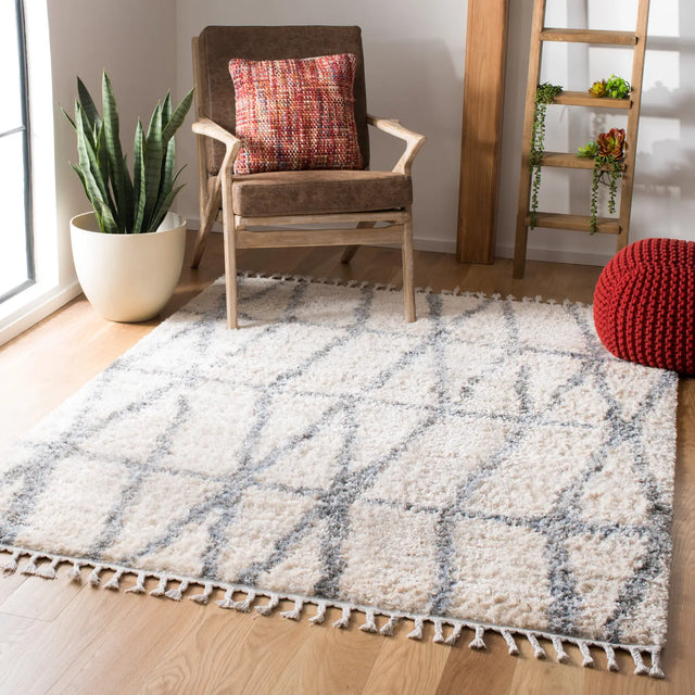 Safavieh Berber Fringe Shag 5'-3" x 7'-6" Rug in Cream / Grey
