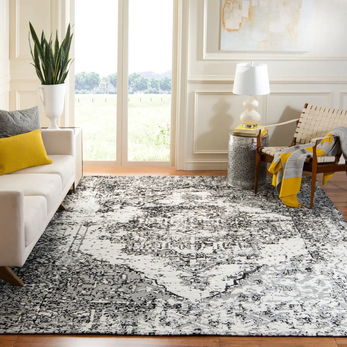 Safavieh Classic Vintage 6'-0" x 9'-0" Rug in Grey / Ivory