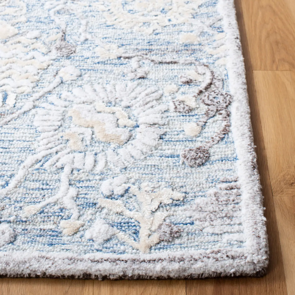Safavieh Glamour 5'-0" x 8'-0" Rug in Light Blue / Ivory